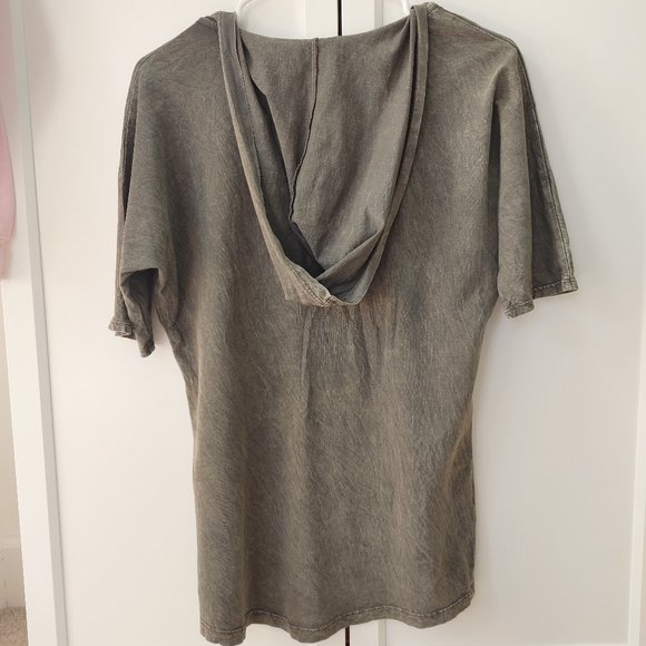 DayTrip Rebel Studded Eagle Top - Size XS - Picture 3 of 3